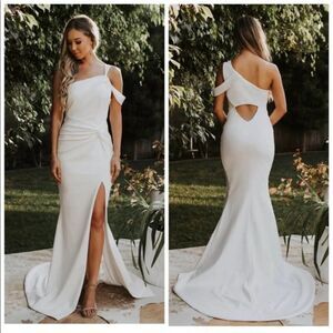 NOEL&JEAN Katie May Regal One Shoulder Trumpet Wedding Dress